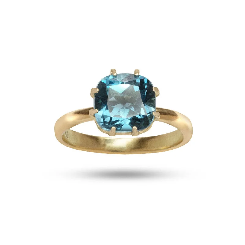 Square Blue 18K Gold Ring w. Topaz