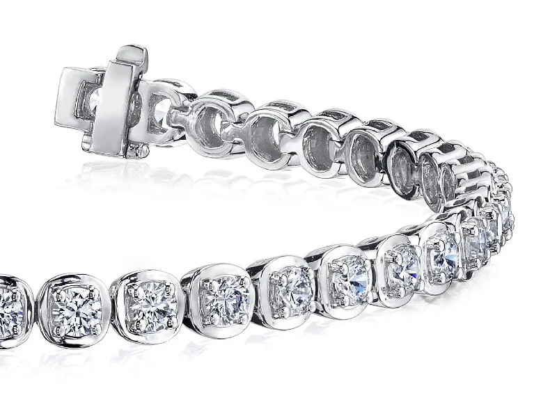 Cushion Inspired Round Diamond Bracelet with 4.10 ct.(finished) 3mm