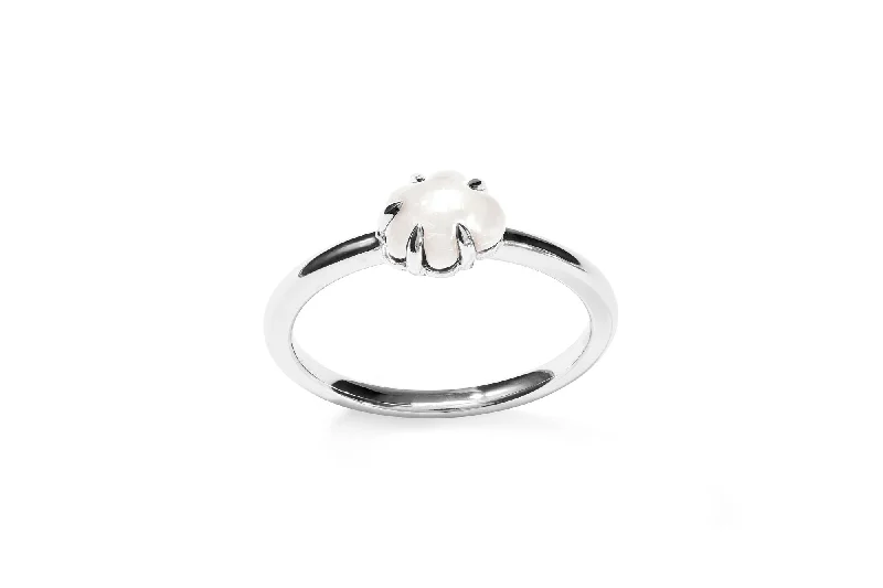 Mid Cloud 18K Whitegold Ring w. Milky Quartz